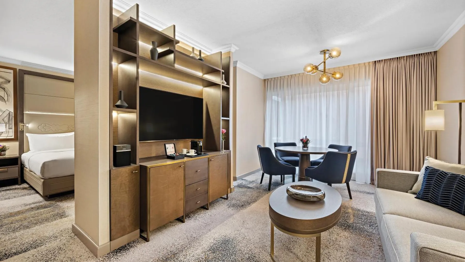 Hilton Munich City 4*,